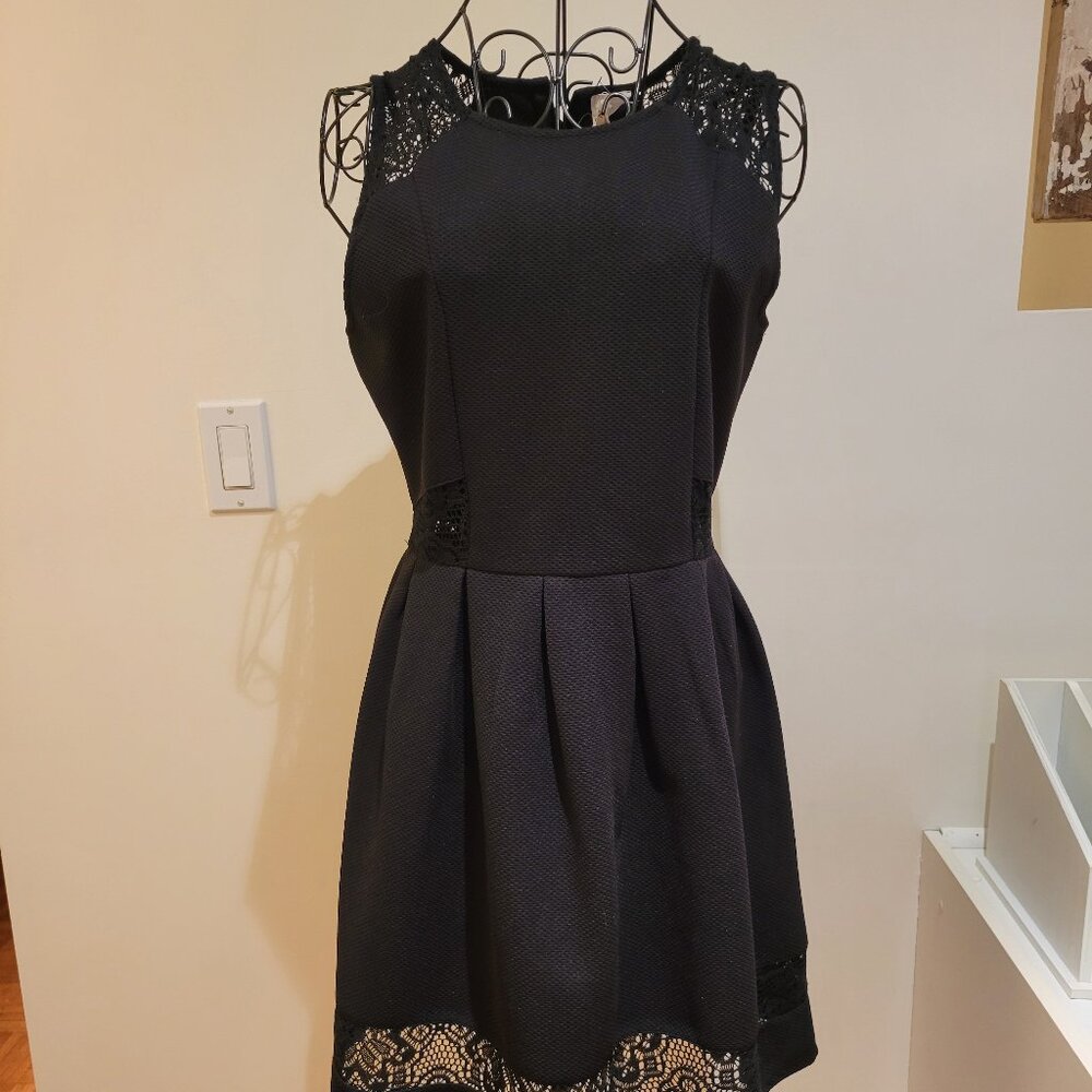 Ladies Sleeveless Dress